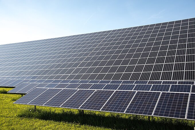 Solarzellen_Michael_Schwarzenberger_pixabay_com.jpg