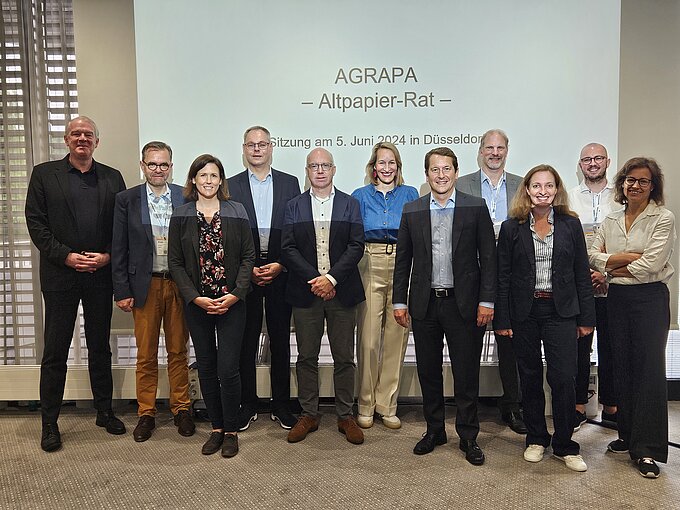 2024-06-07_PI_Erfolgreiche_Sitzung_AGRAPA-Altpapierrates_auf_der_drupa.jpg 2024-06-07_PI_Erfolgreiche_Sitzung_AGRAPA-Altpapierrates_auf_der_drupa.jpg